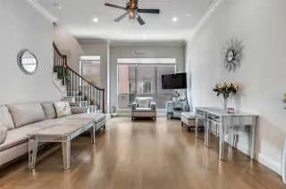 Photo #5: 21043939 Listing