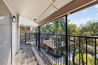 Photo #5: 21043946 Listing