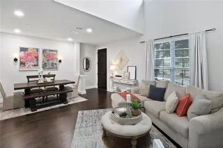 Photo #4: 21044428 Listing