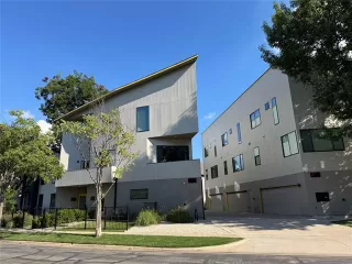 Photo #2: 21044603 Listing