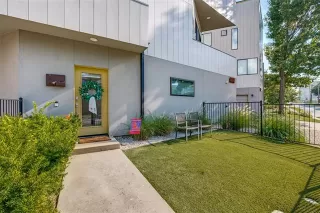 Photo #4: 21044603 Listing