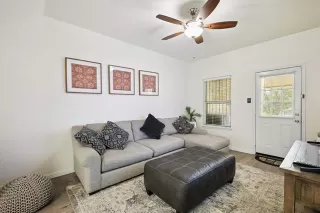 Photo #4: 21044610 Listing 