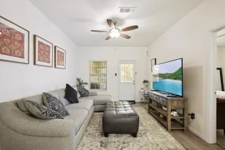Photo #5: 21044610 Listing 