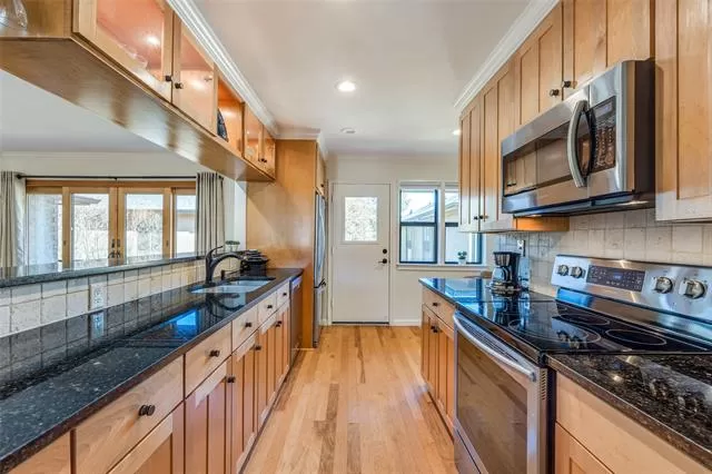 MLS: 21044791 Condo For Sale