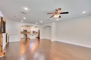 Photo #4: 21045038 Listing 