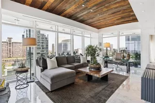Photo #5: 21045137 Listing