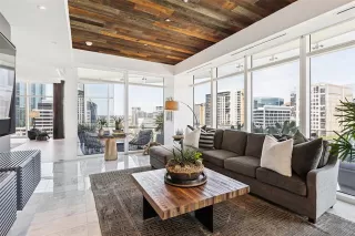 Photo #6: 21045137 Listing
