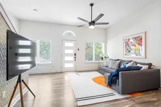 Photo #3: 21045193 Listing 