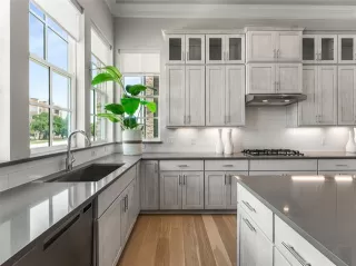 Photo #5: 21045409 Listing