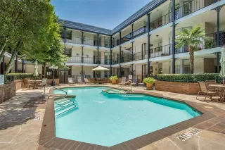 Photo #2: 21045524 Listing 