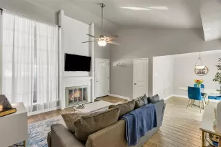 Photo #2: 21045600 Listing 