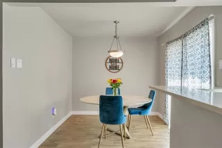 Photo #5: 21045600 Listing 