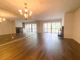 Photo #5: 21046434 Listing