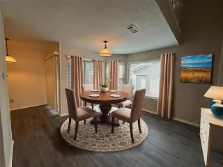 Photo #4: 21046616 Listing