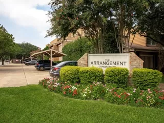 Photo #2: 21046689 Listing