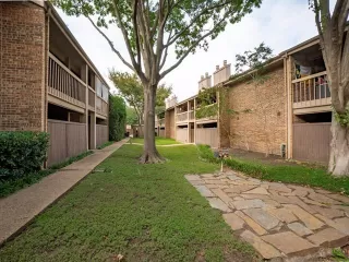 Photo #4: 21046689 Listing