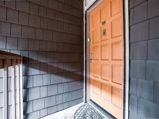 Photo #5: 21046689 Listing