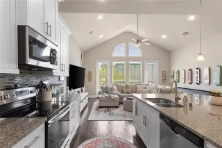 Photo #4: 21046778 Listing 