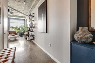 Photo #5: 21047061 Listing