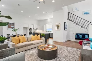 Photo #6: 21047186 Listing 