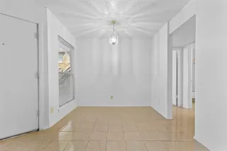 Photo #5: 21047405 Listing