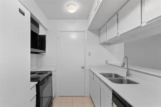 Photo #6: 21047405 Listing