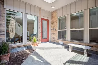 Photo #2: 21047435 Listing