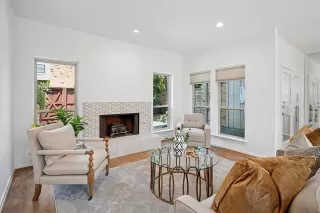 Photo #5: 21047435 Listing