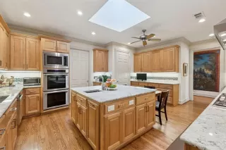 Photo #6: 21047464 Listing