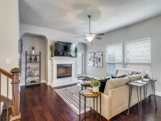 Photo #3: 21047513 Listing