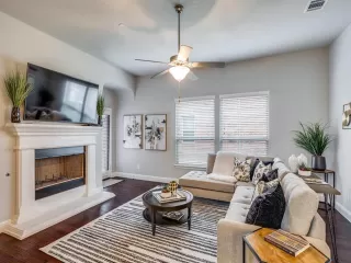 Photo #4: 21047513 Listing