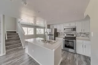 Photo #6: 21047615 Listing