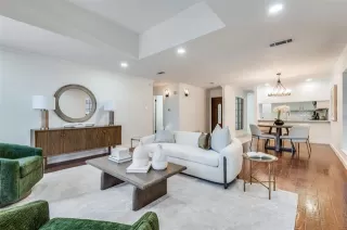 Photo #2: 21048100 Listing