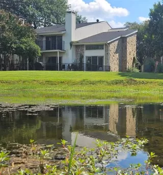 Photo #2: 21048352 Listing 
