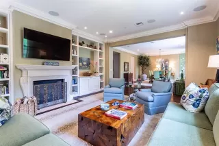 Photo #5: 21048356 Listing