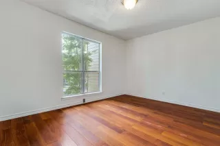 Photo #6: 21048377 Listing