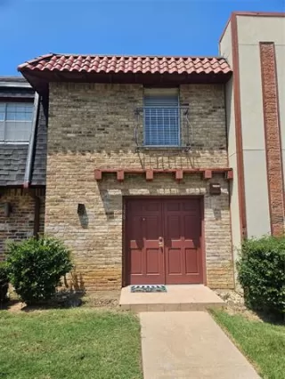 Browse active condo listings in COVENTRY VILLAGE