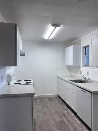 Photo #4: 21048570 Listing