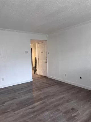 Photo #5: 21048570 Listing