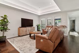 Photo #4: 21048805 Listing