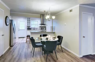 Photo #2: 21049643 Listing