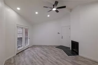 Photo #4: 21049691 Listing