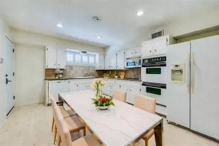 Photo #5: 21049900 Listing 