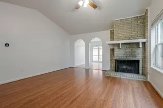 Photo #5: 21049986 Listing