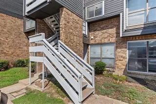 Photo #2: 21050112 Listing