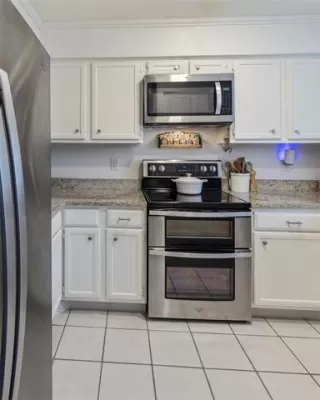 Photo #6: 21050228 Listing