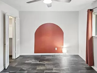 Photo #2: 21050323 Listing