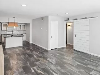 Photo #3: 21050323 Listing