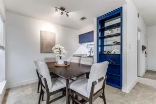 Photo #6: 21050473 Listing