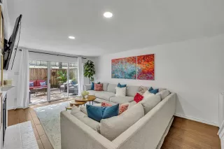 Photo #6: 21050665 Listing 